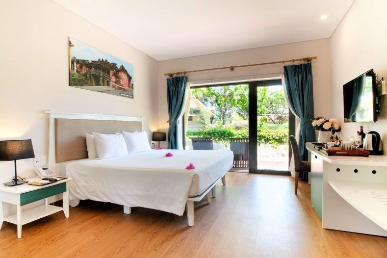 Bungalow Garden View